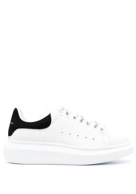 ALEXANDER MCQUEEN Sneakers Oversize Bianche Con Spoiler In Suede Nero - ALEXANDER MCQUEEN