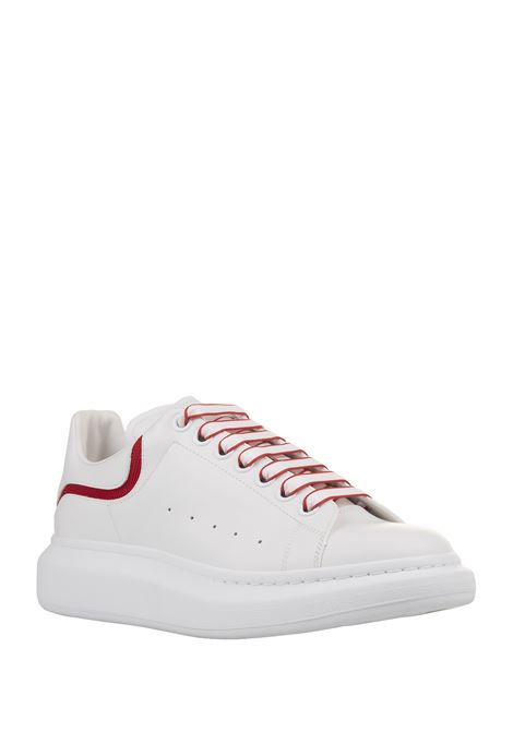 Sneakers Oversize Bianche Con Inserto Rosso Sul Tallone ALEXANDER MCQUEEN | 794506-WIEEW9093