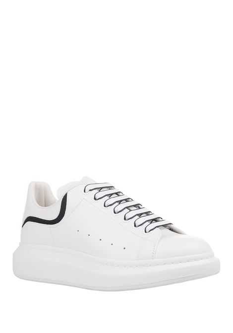 Sneakers Oversize Bianche Con Inserto Blu Navy Sul Tallone ALEXANDER MCQUEEN | 794506-WIEEW9095