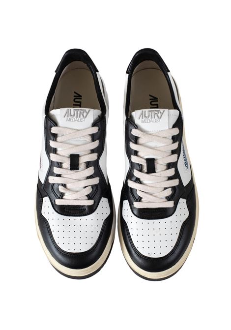 Sneakers Medalist Low In Pelle Bianca e Nera AUTRY | AULMBH02