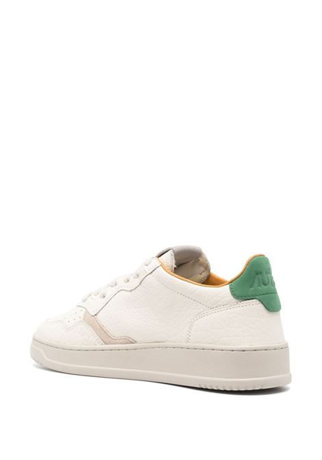 Medalist Low Sneakers In White Leather And Green Suede AUTRY | AULMLE17