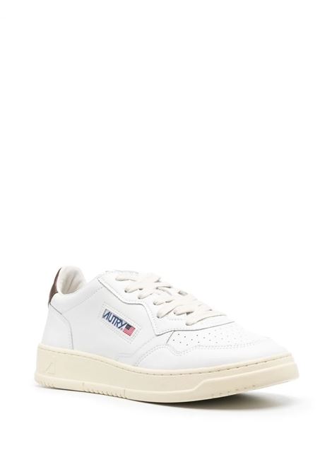 Medalist Low Sneakers In White And Brown Leather AUTRY | AULMLL53