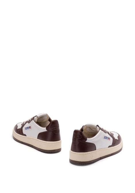 Sneakers Medalist Low In Pelle Bicolor Bianca e Marrone AUTRY | AULMWB46