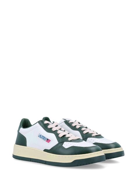 Sneakers Medalist Low In Pelle Bicolor Bianca e Verde AUTRY | AULMWB49