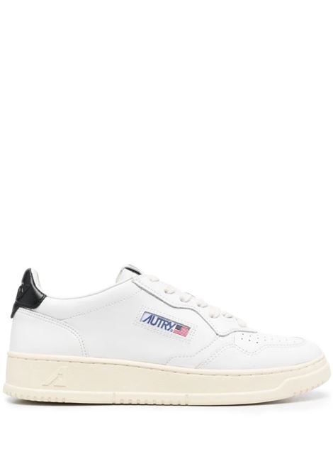 Medalist Low Sneakers In White and Black Leather AUTRY | AULWLL22