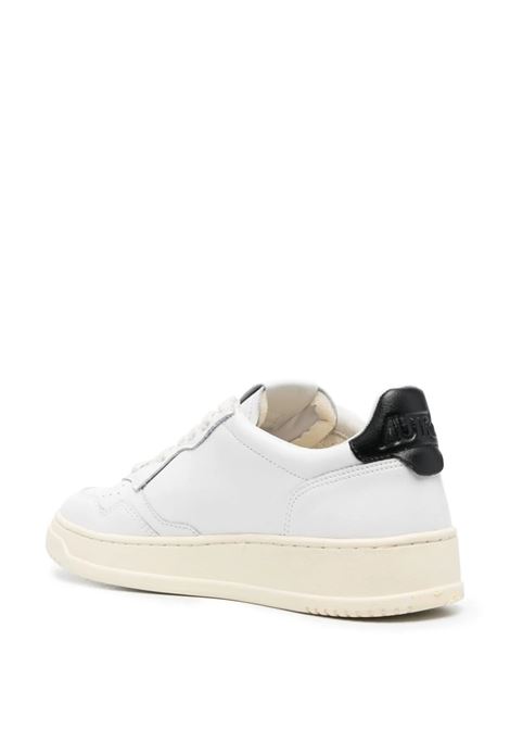 Medalist Low Sneakers In White and Black Leather AUTRY | AULWLL22