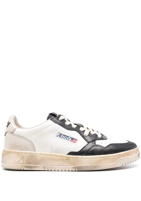 Sneakers Medalist Low Super Vintage In Pelle Nera e Bianca AUTRY | AVLMVL01