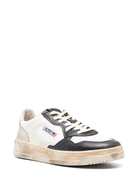 Sneakers Medalist Low Super Vintage In Pelle Nera e Bianca AUTRY | AVLMVL01