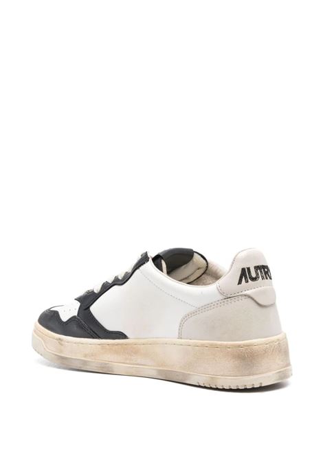 Sneakers Medalist Low Super Vintage In Pelle Nera e Bianca AUTRY | AVLMVL01