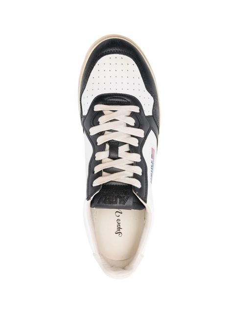 Super Vintage Medalist Low Sneakers In Black and White Leather AUTRY | AVLMVL01