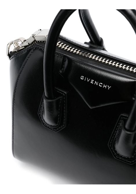 Borsa Antigona Piccola In Pelle Fiore Nera GIVENCHY | BB50TNB1R0001