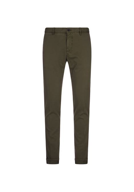 Pantalone Chino Slim Fit Verde Muschio INCOTEX SLACKS | 18S100-4697A625