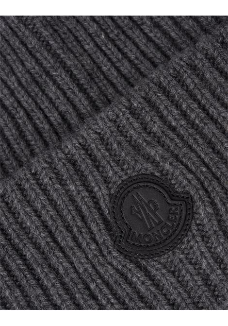 Grey Ribbed Cashmere Beanie With Logo MONCLER | 3B000-26 M1223922