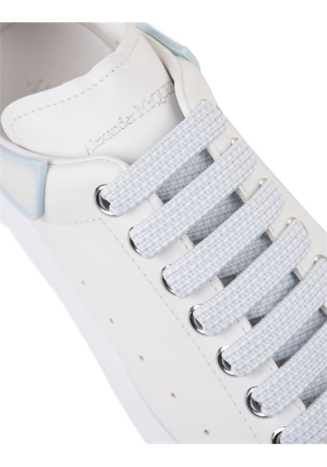 Sneakers Oversize Bianche Con Dettagli Blu Polvere ALEXANDER MCQUEEN | 718157-WIEEQ9412