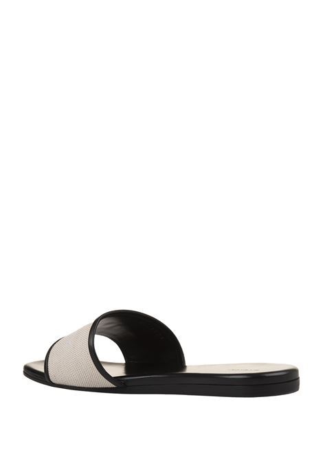 GIVENCHY 4G Embroidered Flat Slides In White And Black GIVENCHY | BE3086E24A257