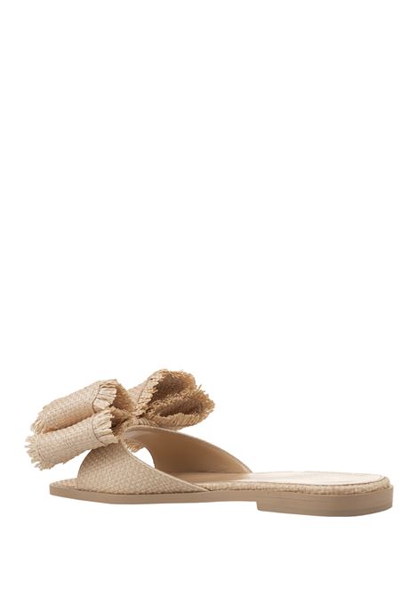 Flat Sandals With Bow In Natural Raffia MACH & MACH | R24-S0447-RAFNAT