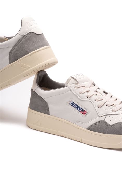 Sneakers Medalist Low In Suede Grigio e Pelle Bianca AUTRY | AULMGS37