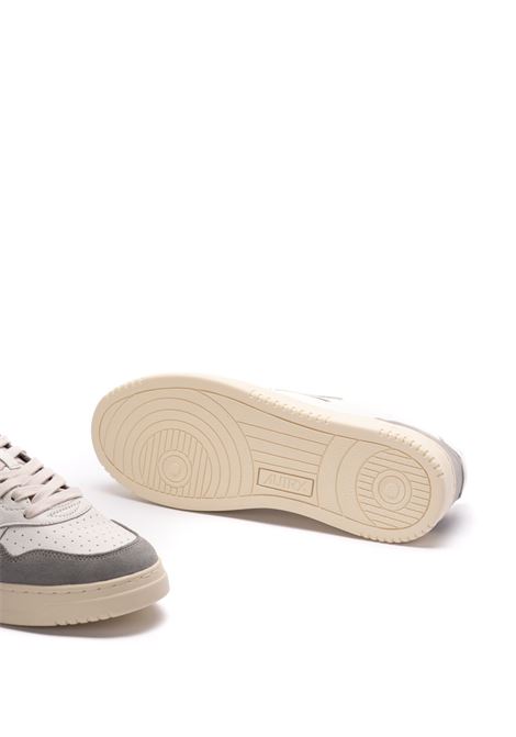 Sneakers Medalist Low In Suede Grigio e Pelle Bianca AUTRY | AULMGS37