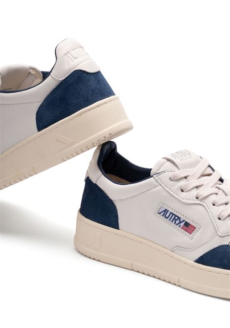 Sneakers Medalist Low In Suede Blu Capri e Pelle Bianca AUTRY | AULMGS41