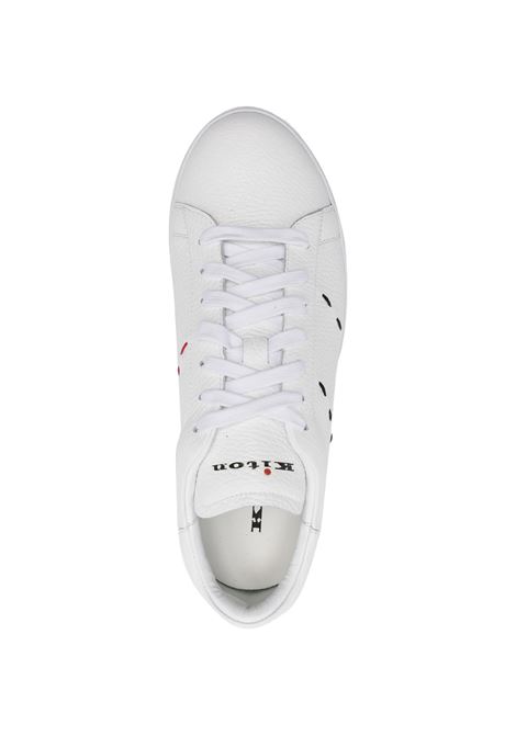 White Lace-Up Sneakers With Blue and Red Stitching KITON | USSA068N0114901/008